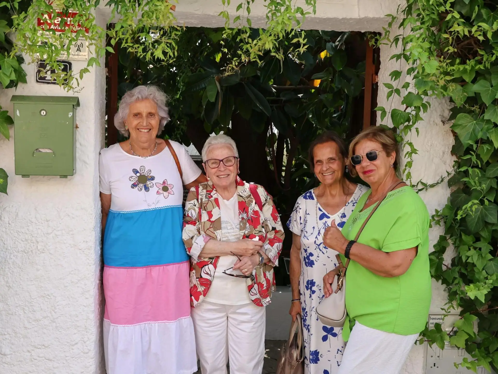 tmp visitan las cuevas de Génova tomas montes palmer 07.jpg