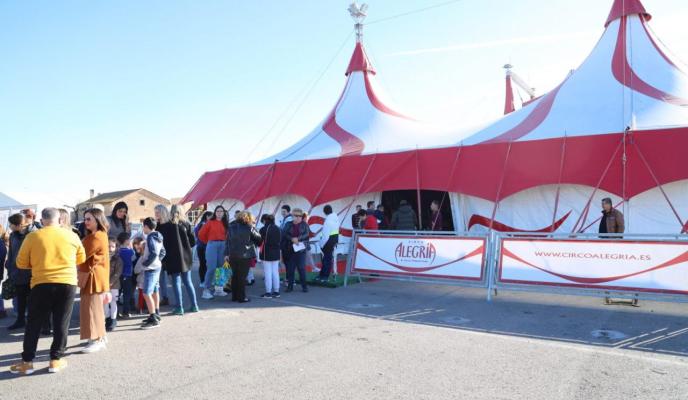 20191214121333_IMG_5070CIRCO ALEGRÍA SUSCRIPTOR UH LAURA BECERRA.jpg