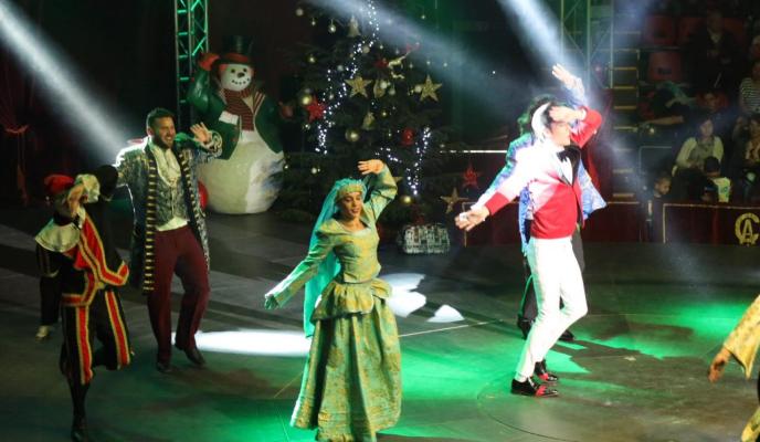 20191214130155_IMG_5167CIRCO ALEGRÍA SUSCRIPTOR UH LAURA BECERRA.jpg