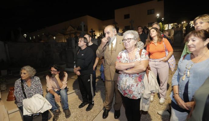 JMR club suscriptor visita cementerio foto morey _22.jpg