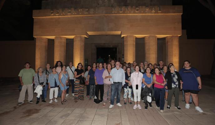 JMR club suscriptor visita cementerio foto morey _15.jpg