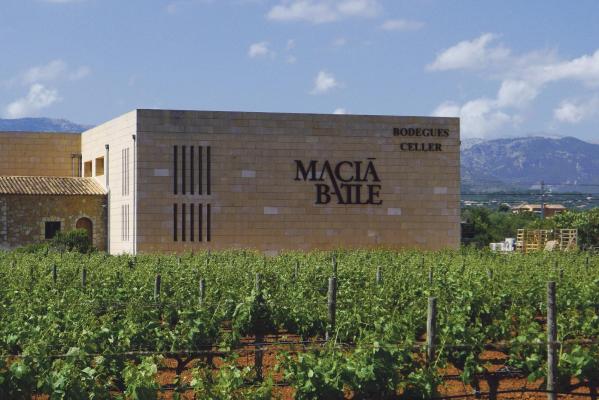 SANTA MARIA. BODEGAS. MaciÃ Batle obtiene seis medallas en el concurso CIVA-Sumilleres de EspaÃ±a