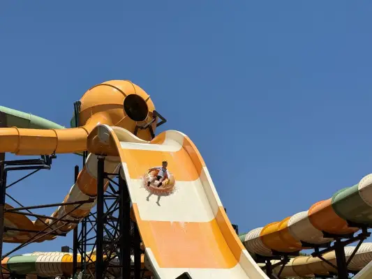 PALMA. PARQUES ACUATICOS. AGUA Y DIVERSION. Aqualand inaugura sus nuevos toboganes Kukulcàn y Hurakán para disfrutar de un refre